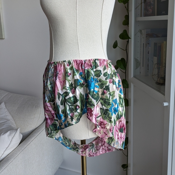 Victoria's Secret Satin Set - Picture 5 of 11